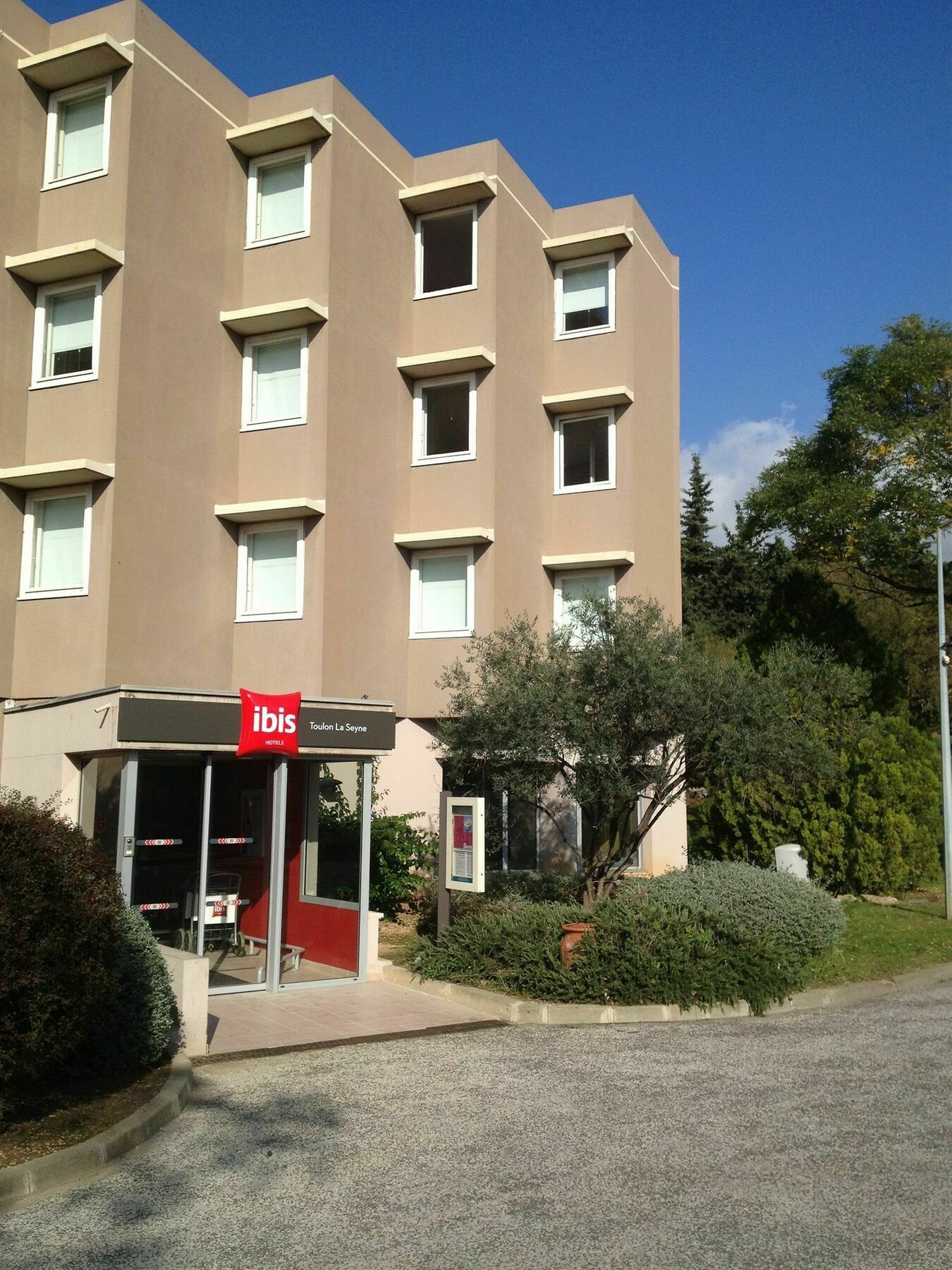 Ibis Toulon La Seyne Sur Mer Bagian luar foto